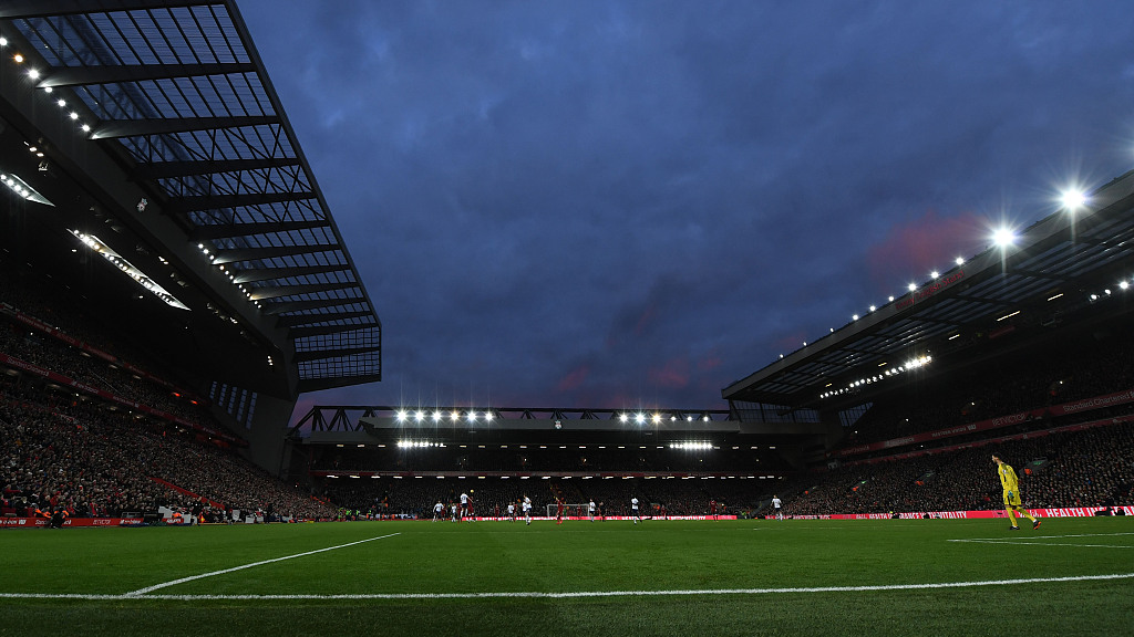 中场核心连续突破防守制造机会