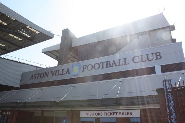 文胖：在雄鹿裁掉利拉德后，字母哥对雄鹿感到非常失望