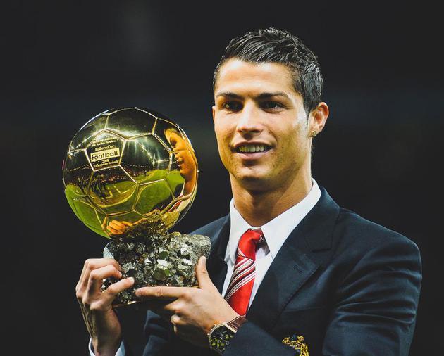 洛杉矶快船以131-116击败黄蜂，哈登55分刷新个人得分纪录，成为首位在两支球队保持得分纪录的球员。